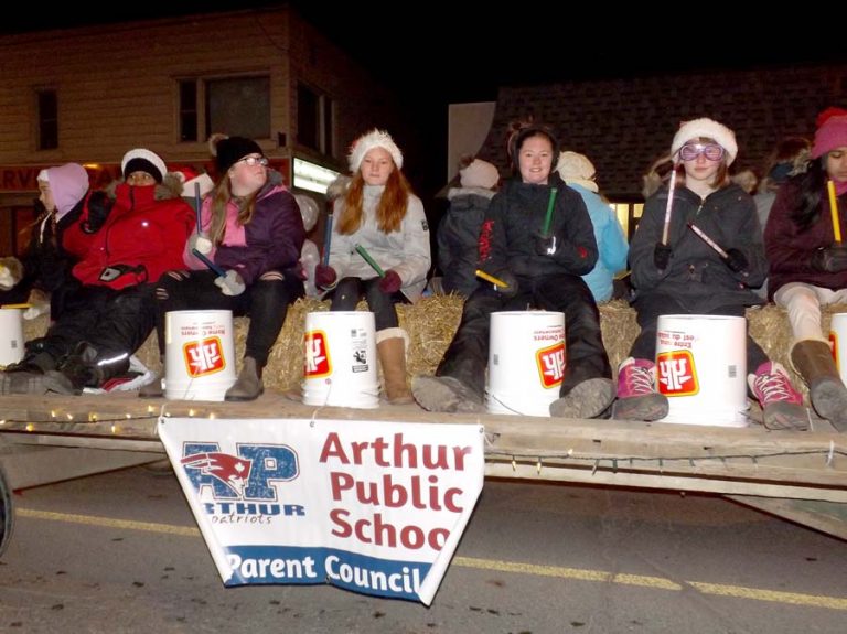 Arthur parade celebrates Christmas season