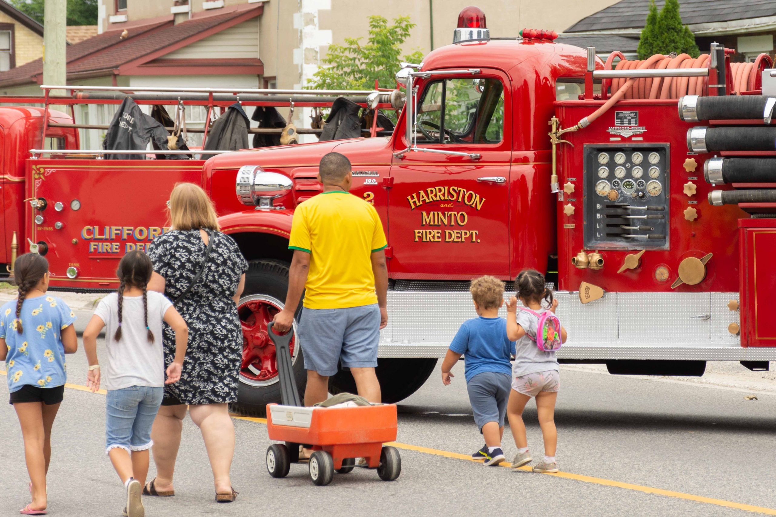 21st Mount Forest Fireworks Festival thousands despite gloomy